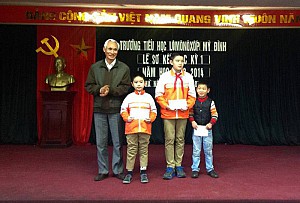 Lễ sơ kết học kì 1 năm học 2013 – 2014 của Trường Tiểu học Lômônôxốp Mỹ Đình