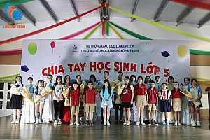 Chia tay học sinh lớp 5 niên khóa 2019 - 2024