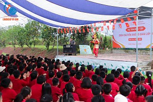 Dịch chuyển không gian lớp học