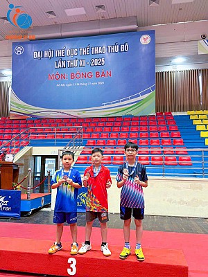 Chúc mừng thành tích thể thao của hai học sinh Lômônôxốp Mỹ Đình.