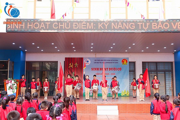 Sinh hoạt dưới cờ đầu tuần: Kỹ năng tự bảo vệ bản thân.