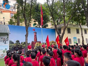 Sinh hoạt dưới cờ đầu tuần: Khởi động tuần học mới đầy năng lượng.