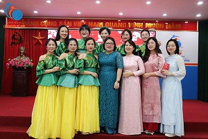 Giáo viên tổ Tiếng Anh: Năng động - Nhiệt huyết - Sáng tạo