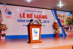 Lễ bế giảng năm học và Chia tay học sinh lớp 5